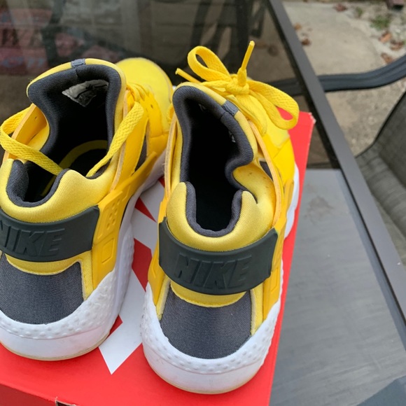 Yellow huaraches - Picture 2 of 8